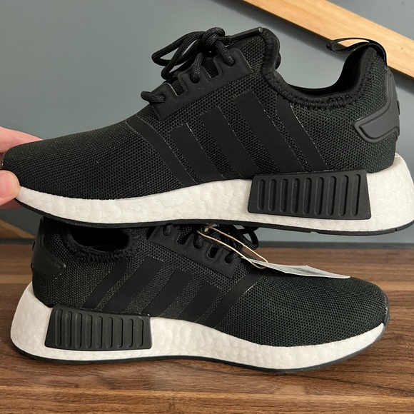 New Adidas Kids NMD_R1 J Primeblue Shoes Size: 6.5 Black/White - Picture 10 of 14